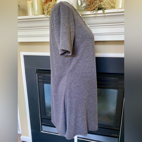 Short sleeve Caged Front Top - Picture 5 of 6